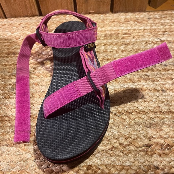 Teva Sandals for Women Sz 7 - Picture 4 of 7
